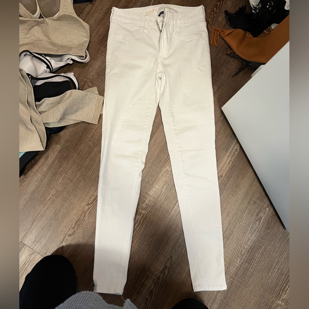 White jeggings- mid rise